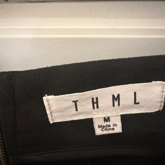 THML EMBORIDERED MINI SKIRT MEDIUM NWOT - Picture 2 of 3